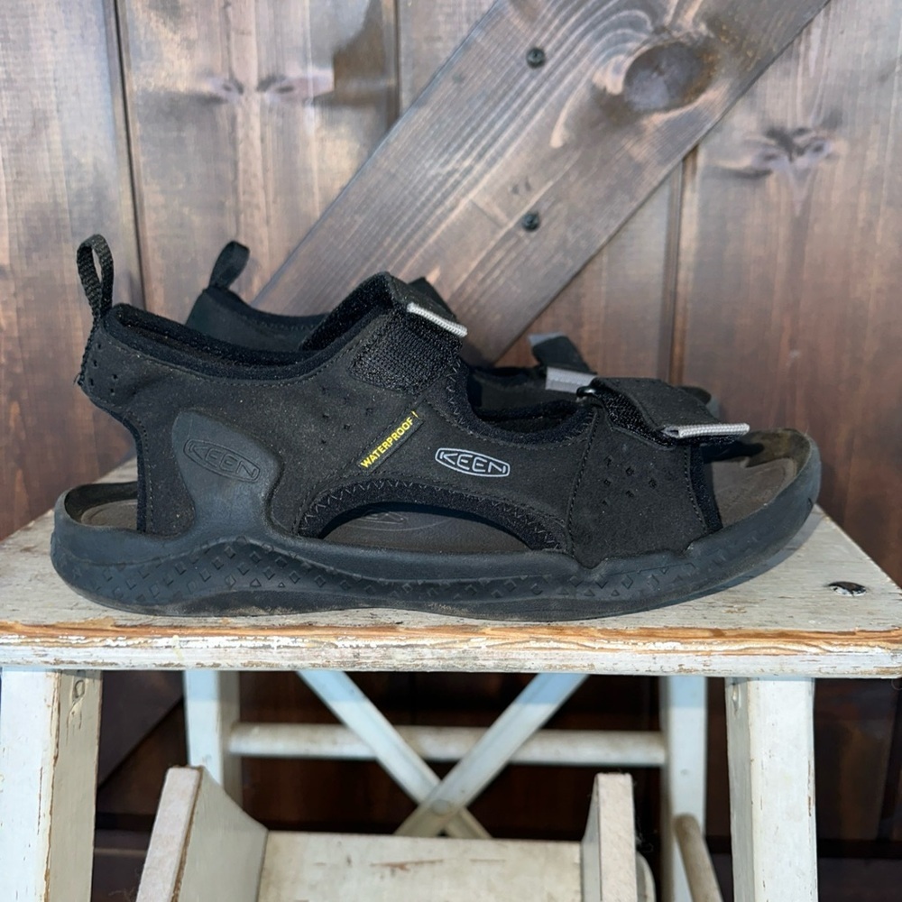 KEEN Men's Drift Creek Two Strap Open Toe Water Sandal size 9